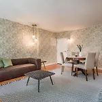 Guest house Almada Charm &