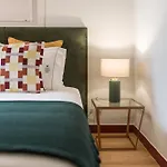 Almada Charm & 4*