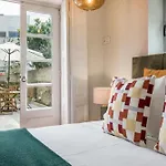 Guest house Almada Charm &