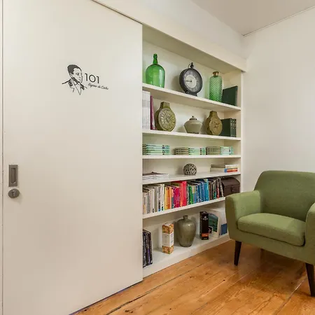 Almada Charm & 招待所 4*