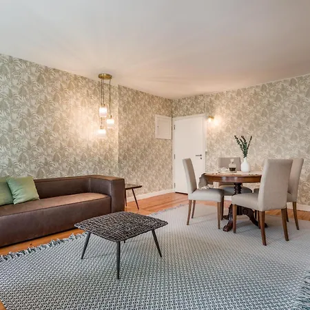 Pensionat Almada Charm &
