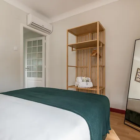 Almada Charm & 4* Oporto
