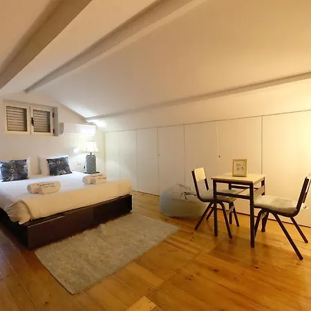 Almada Charm & 4*