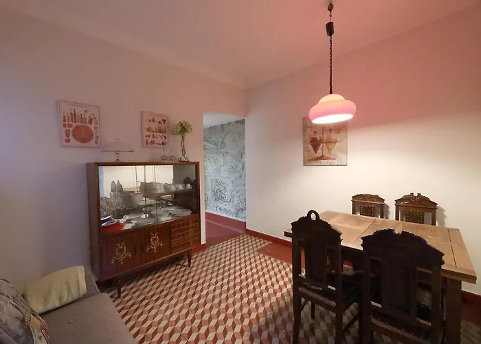 Almada Charm & 4* Oporto