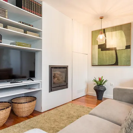 Guest house Almada Charm & *
