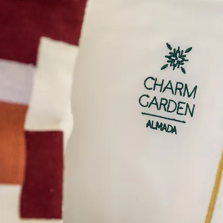 Almada Charm & Oporto