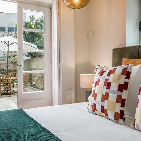 Guest house Almada Charm &