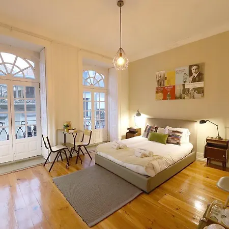 Almada Charm &