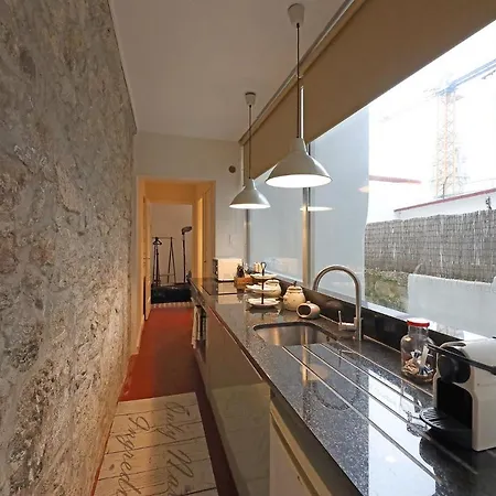 Guest house Almada Charm & *