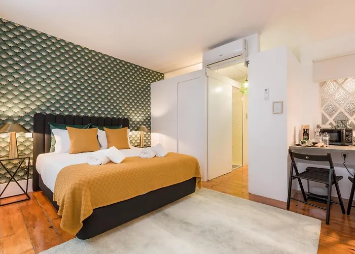 Guest house Almada Charm &