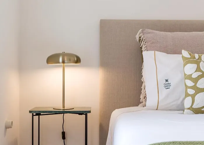 Guest house Almada Charm &