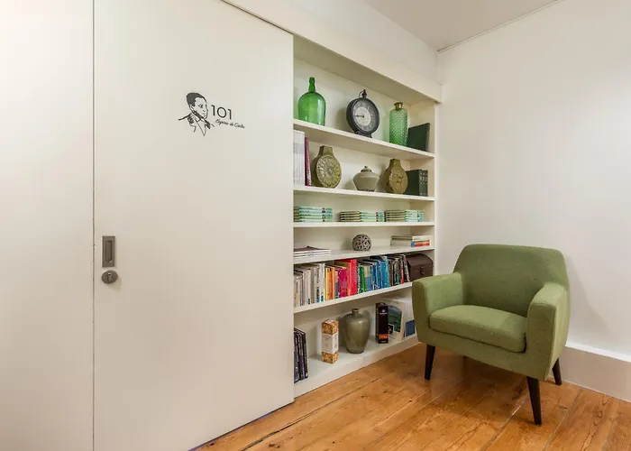 Almada Charm & Guest house 4*