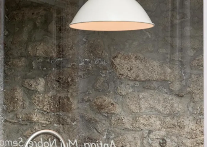 Almada Charm & Guest house 4*