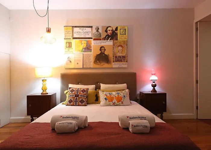 Guest house Almada Charm & 4*