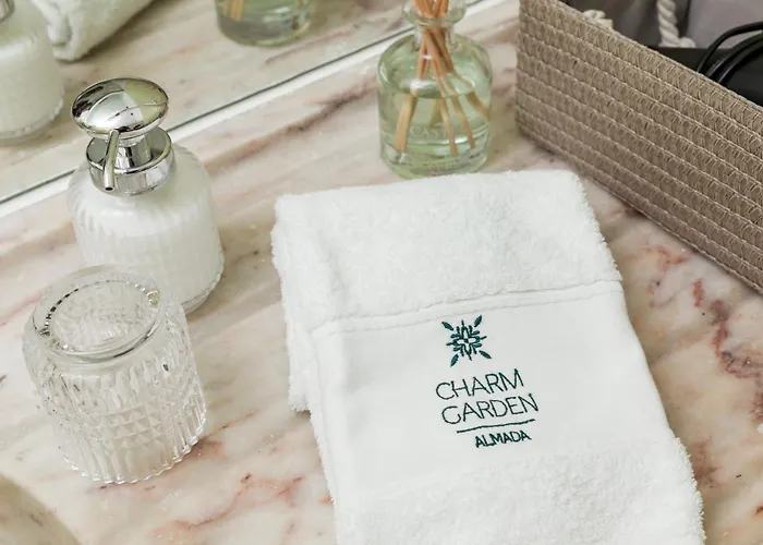 Almada Charm & 招待所